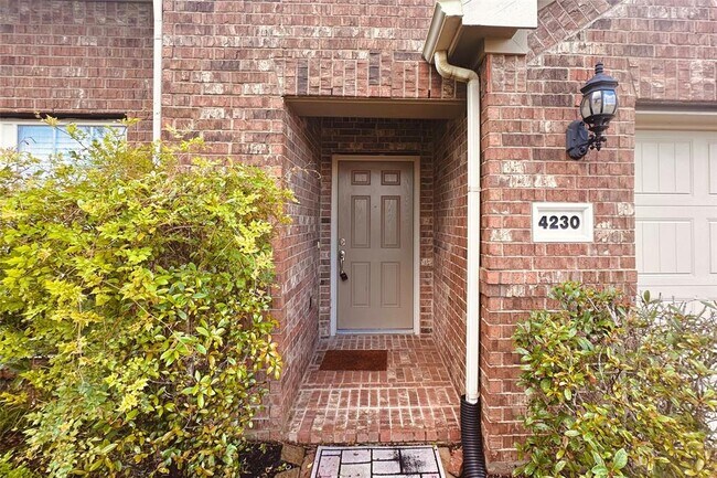 Foto del edificio - 4230 Canton Crest Dr