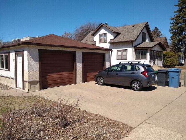 Foto del edificio - 227 Lowry Ave NE