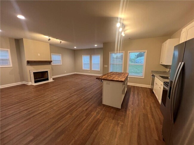 Foto del edificio - 536 Liberty Pk Dr