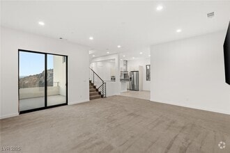 Building Photo - 350 Solitude Peak Ln