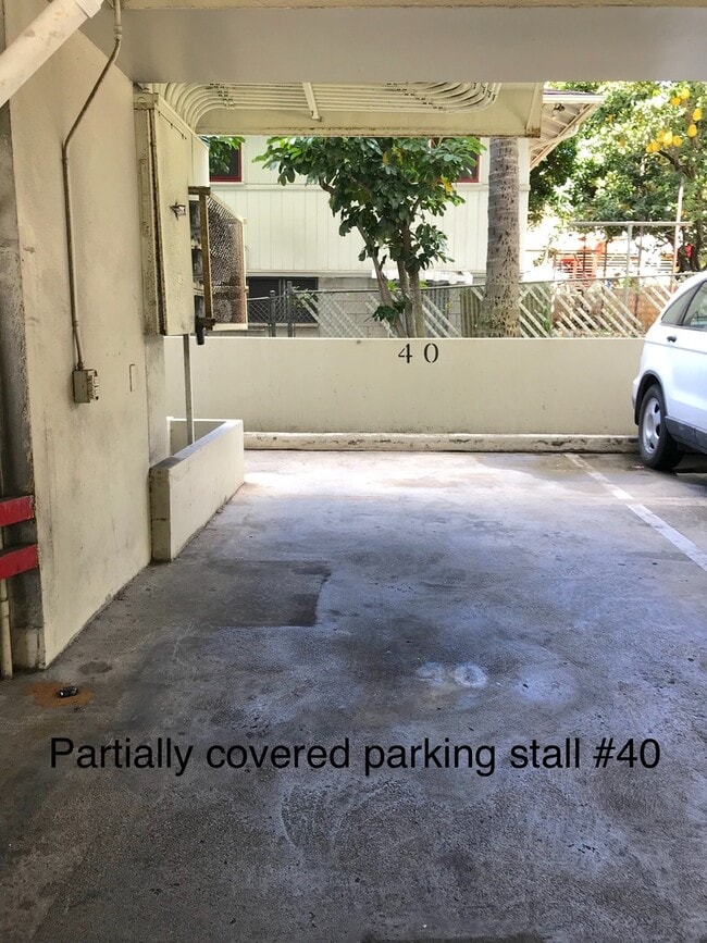 Foto del edificio - Westview Plaza - 1 bdrm, 1 bath, 1 covered...