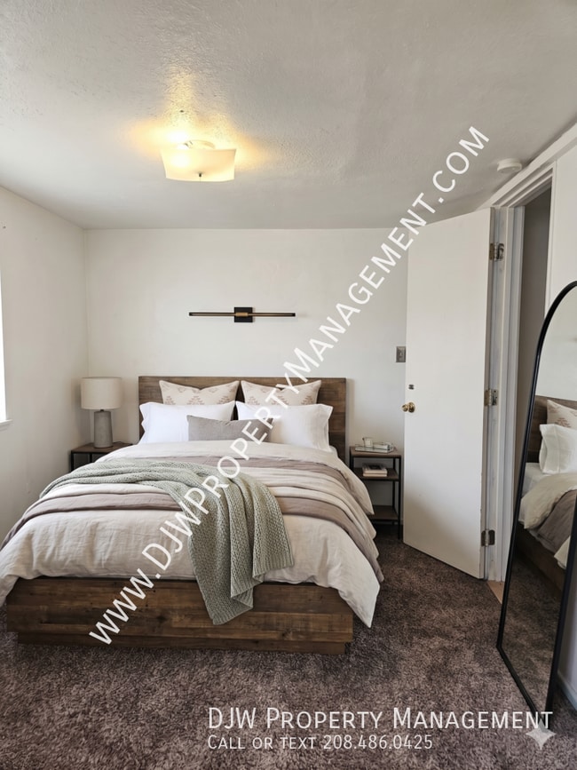 Building Photo - 103 SW 1st St