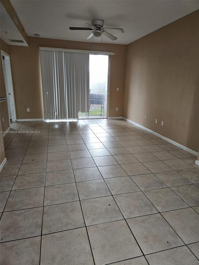 Foto del edificio - 1973 Marsh Harbor Dr