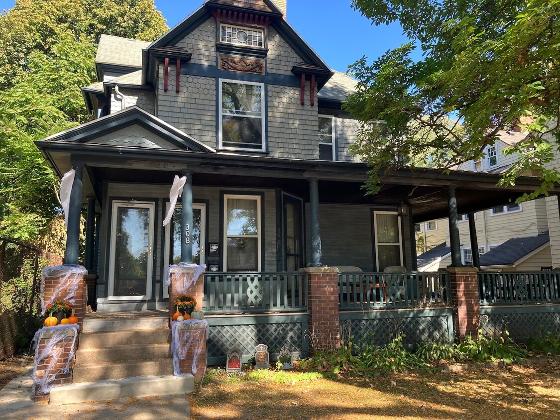 Primary Photo - 308 Park Ave