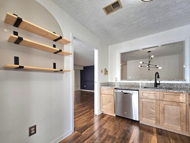 Foto del edificio - 7660 Willow Point Dr