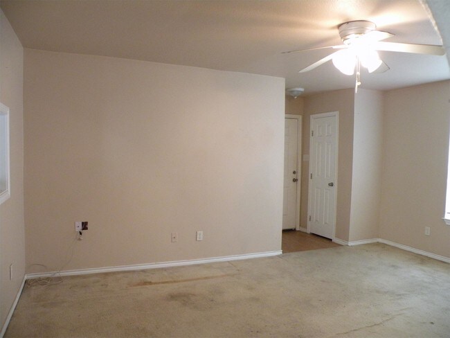 Building Photo - 636 Avenue H