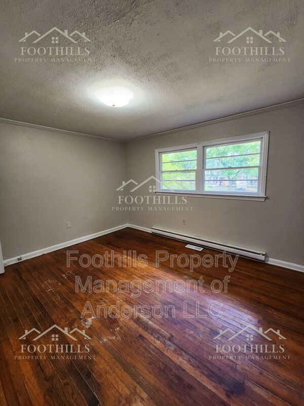 Foto del edificio - 204 Pine Ln