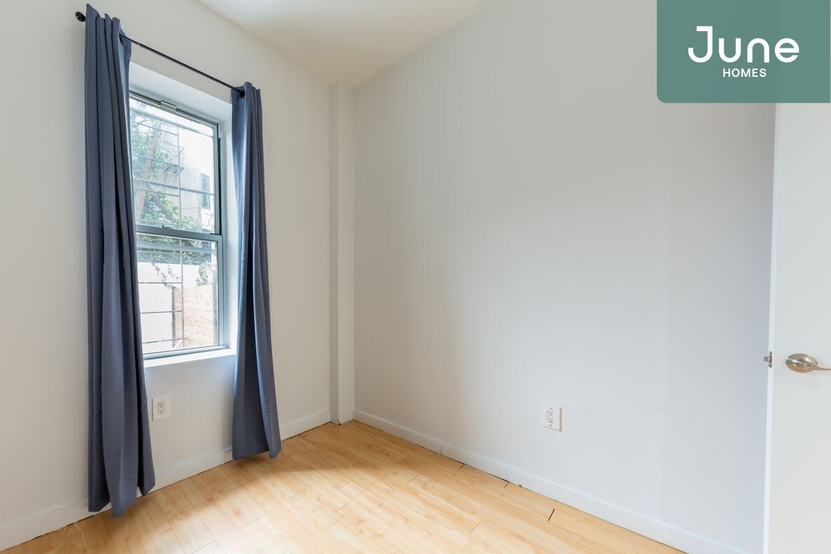 Primary Photo - Full room in 4-bed/2.0-bath Home