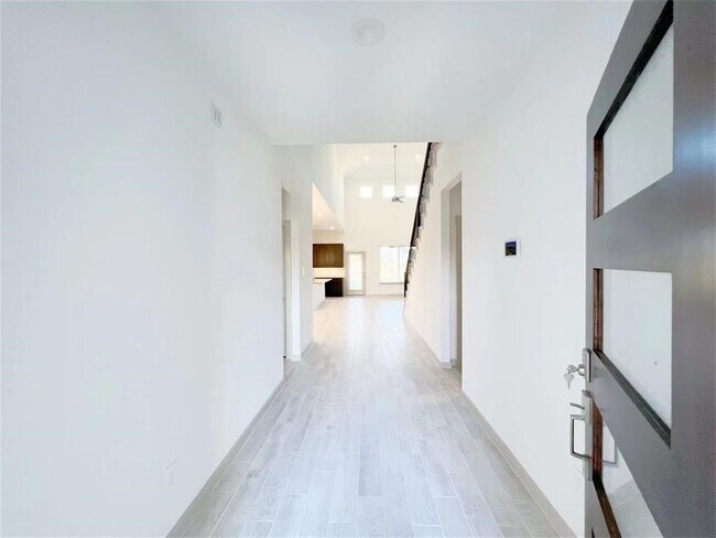 Building Photo - 28310 Hazel Trl