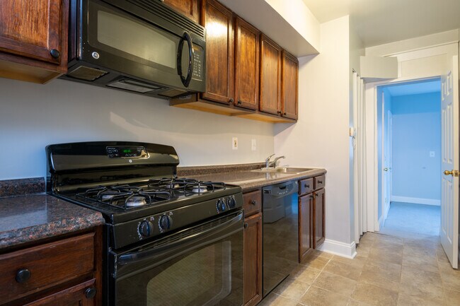 Foto del edificio - 1320 Adams St NE