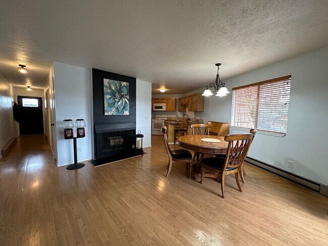 Building Photo - Northside Mead School District 2 Bedroom 2...