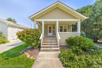 Building Photo - 3216 Garden Ave
