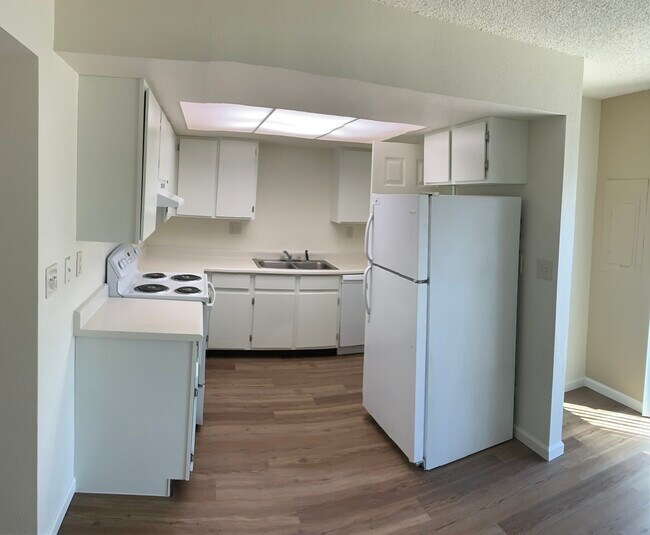Building Photo - 1303 Nickel Dr