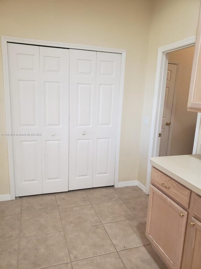 Foto del edificio - 554 Reddicks Cir