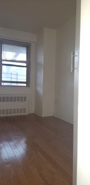 ROOM FOR RENT - 12421 Flatlands Ave