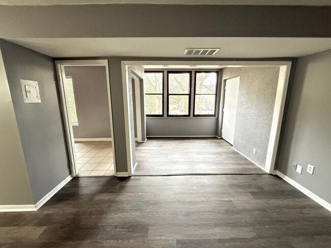 Foto del edificio - 9635 White Acre Rd