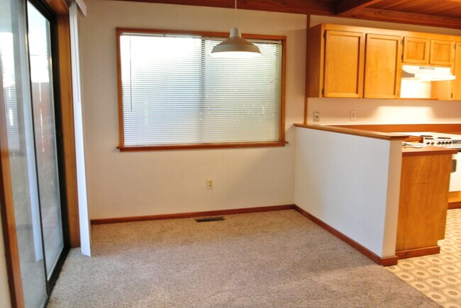 Foto del edificio - Roomy 2 bedroom 1.5 bathrooms