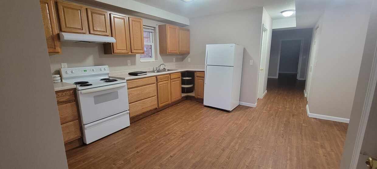 Primary Photo - 1339 W Wood St