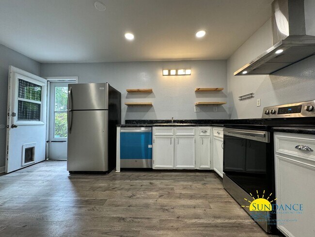 Foto del edificio - Adorable 2 Bedroom Home Centrally Located ...