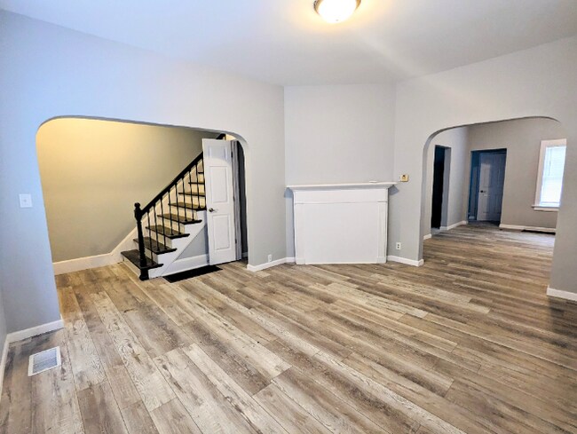 Foto del edificio - Renovated 3 Bedroom House in Heart of Hami...