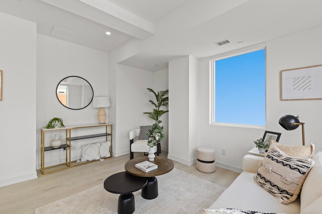 Building Photo - The Carlisle