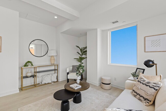 Building Photo - The Carlisle