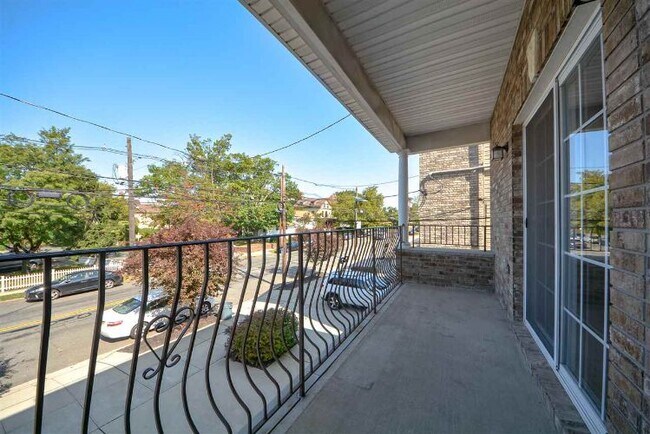 Building Photo - 202 Avenue A