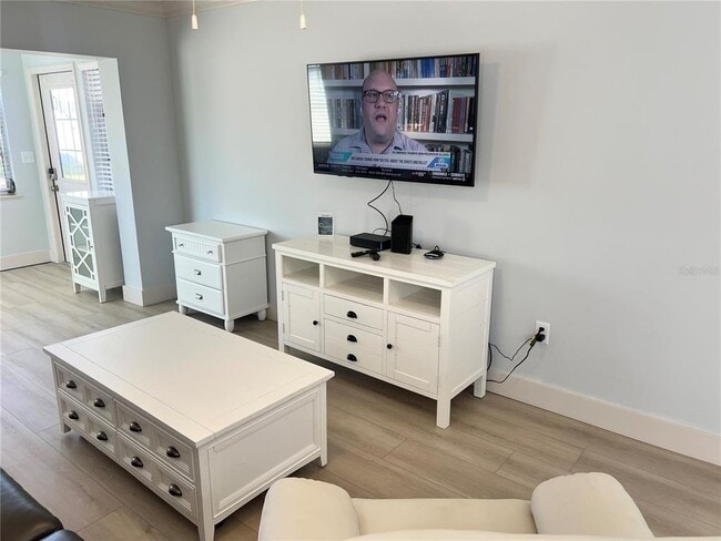 Building Photo - 6020 Midnight Pass Rd