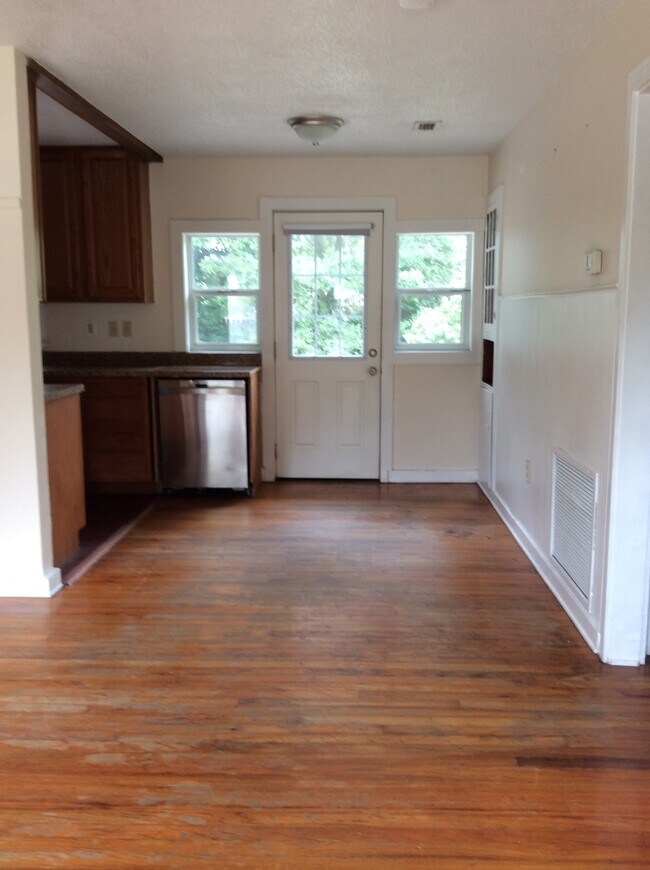 Building Photo - 362 Porter Ave