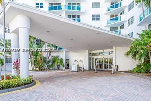 Building Photo - 3001 S Ocean Dr