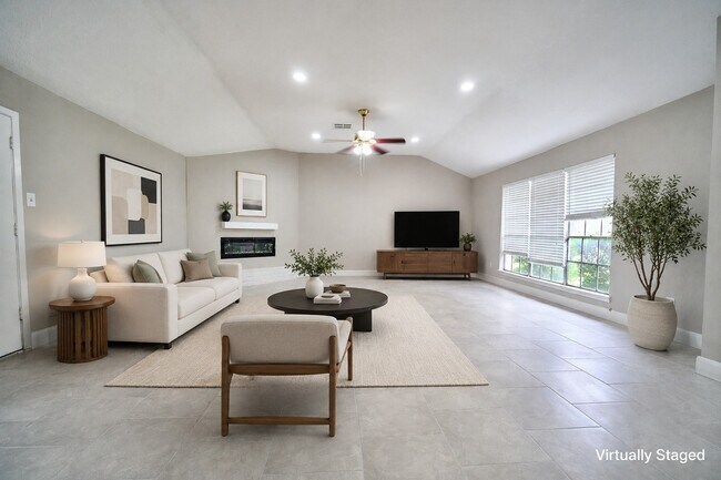 Foto del edificio - 923 Kenforest Dr