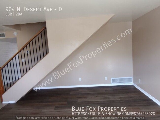 Building Photo - Two Story Townhome, 3 Bed and 1 1/2 Bath