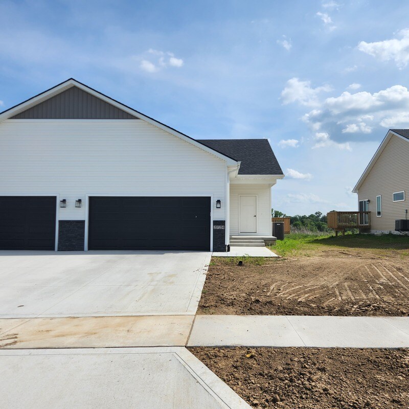 2724 Yordi Dr, Norwalk, IA 50211 House Rental in Norwalk, IA