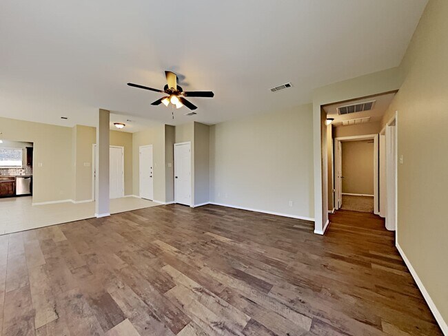 Foto del edificio - 2308 Arrowhead Dr