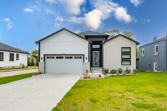 Building Photo - 1858 Upland Dr