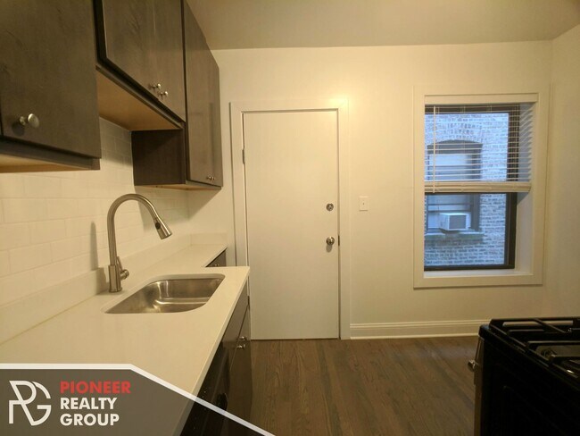 Foto del edificio - 2645 N Spaulding Ave