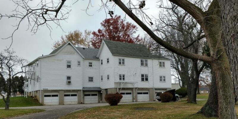 Foto principal - 749 N McElroy Rd