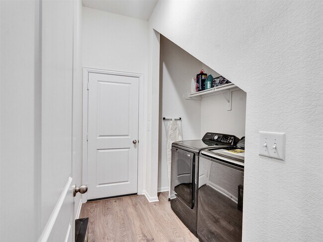 Foto del edificio - 420 Magnolia Ln