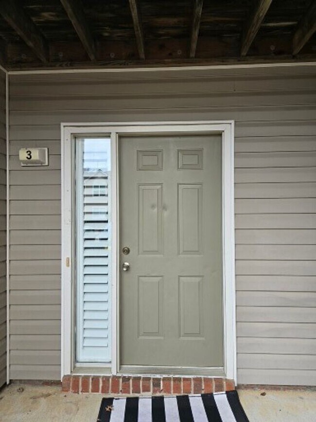 Building Photo - 684 Bartons Landing Pl