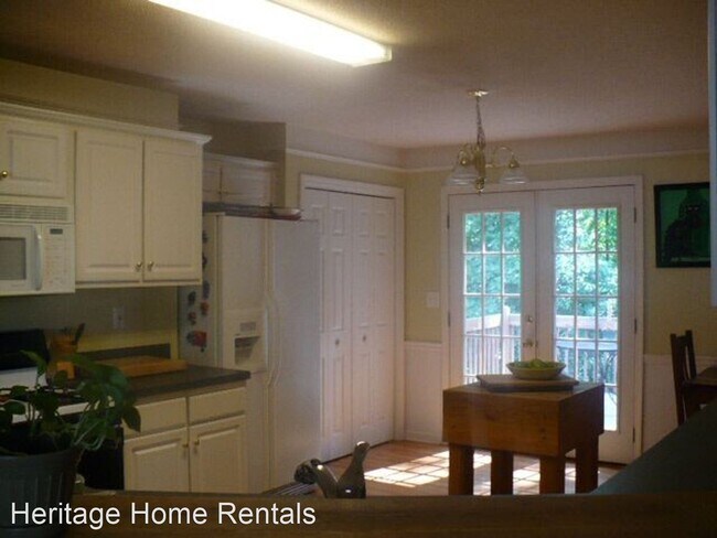 Building Photo - 4 br, 3 bath House - 4099 Whistler Drive