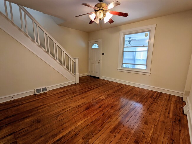 Building Photo - 1059 Markee Ter