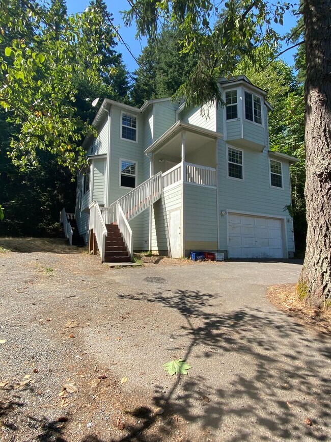 Foto del edificio - 7 Bedroom House VERY close to WWU just bel...