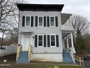 Building Photo - 7 Hewitt St