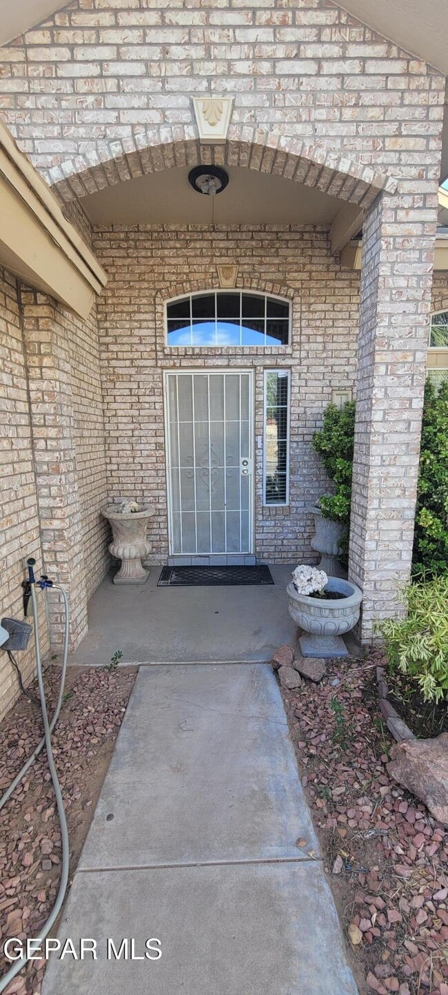 Building Photo - 11855 Stone Castle Dr