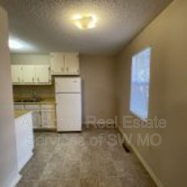 1636 N Benton Ave Unit A, Springfield, MO 65803 Condo for Rent in