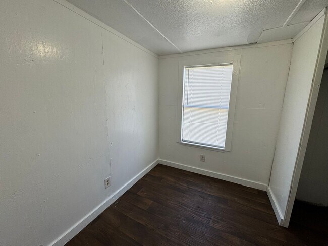 Foto del edificio - 2 Bedroom / 1 Bath Single wide for Rent – Irvin St, Live Oak, FL