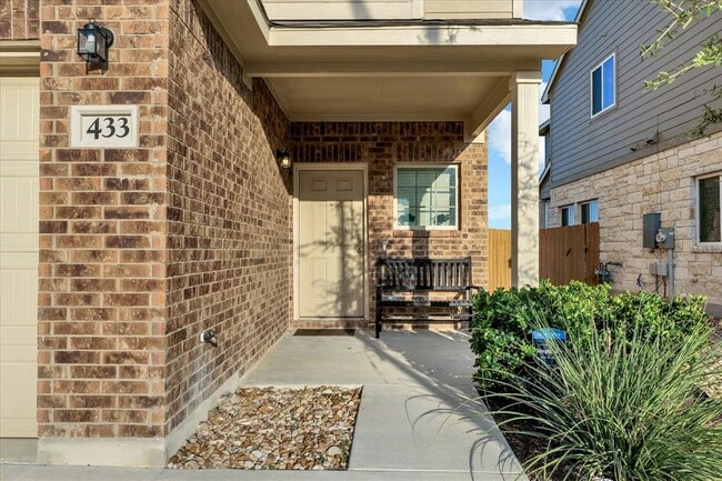 Building Photo - 433 White Steppe Way