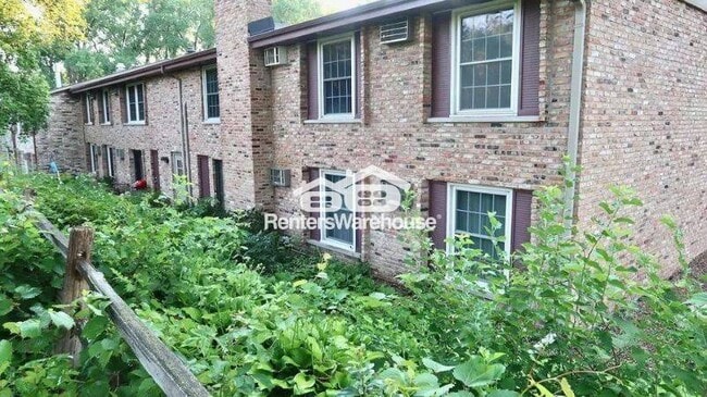 Building Photo - 4648 Cedar Lk Rd S
