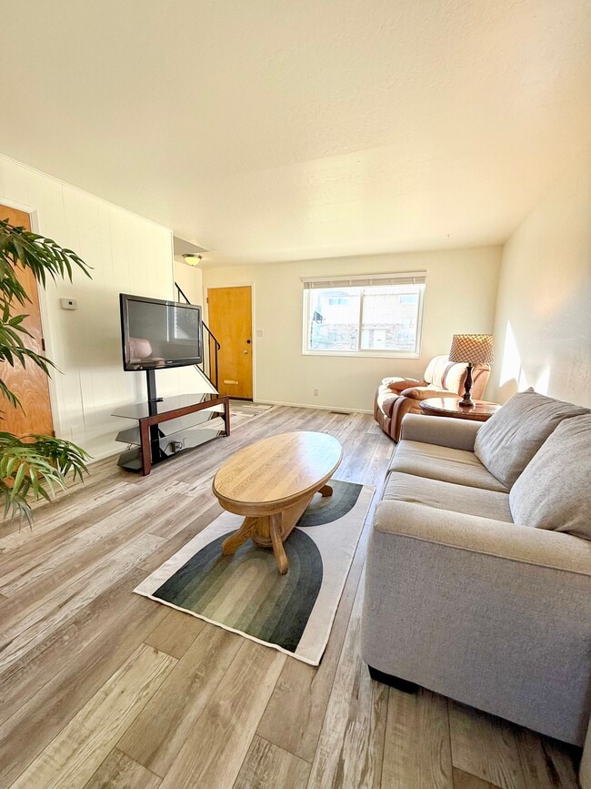 Building Photo - 1120 S Curry St