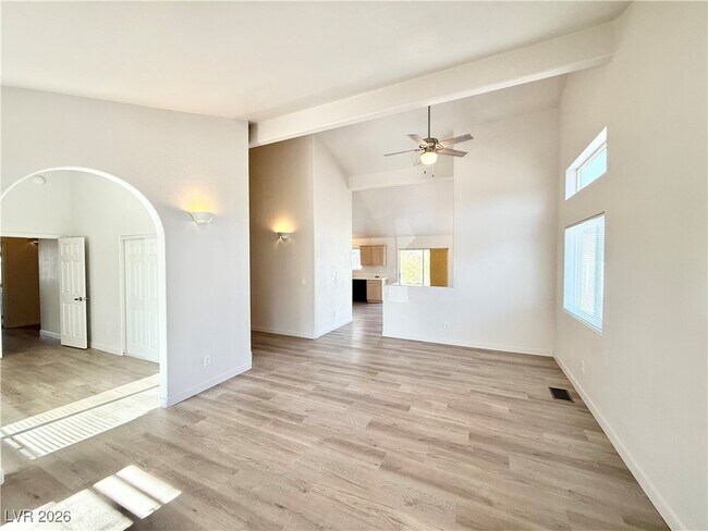 Foto del edificio - 5810 East St